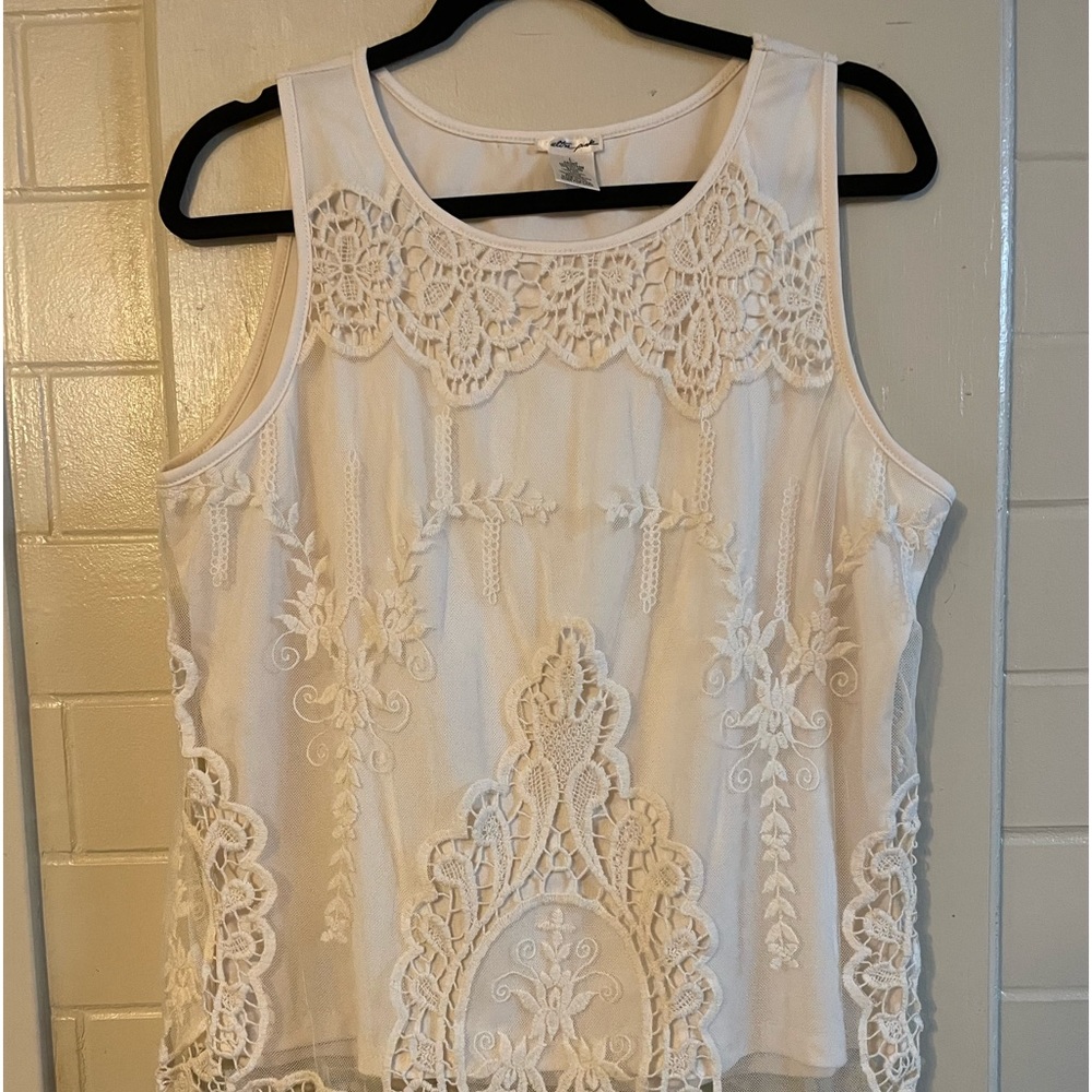 Ultra Pink brand. Off white Lace Tank Top Size L. Perfect condition!! Boho chic